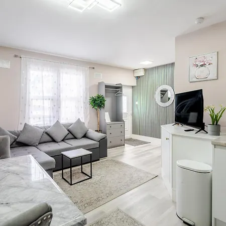Delightful 1 Bedroom In Whitehall,