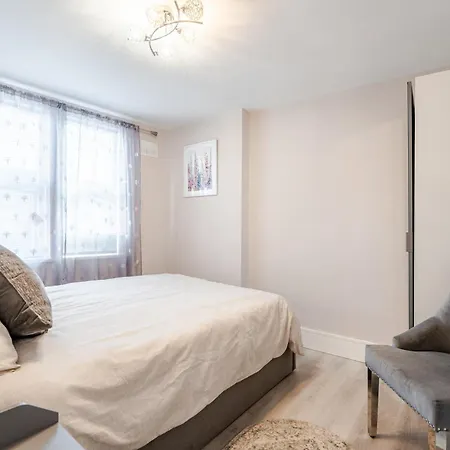 דירה Delightful 1 Bedroom In Whitehall, *