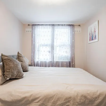 Delightful 1 Bedroom In Whitehall,