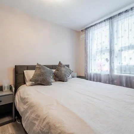 דירה Delightful 1 Bedroom In Whitehall, *