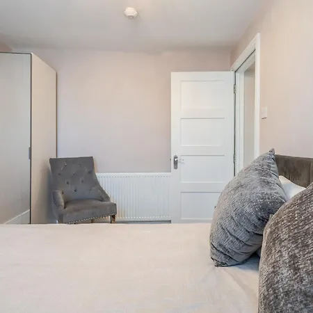 Delightful 1 Bedroom In Whitehall,